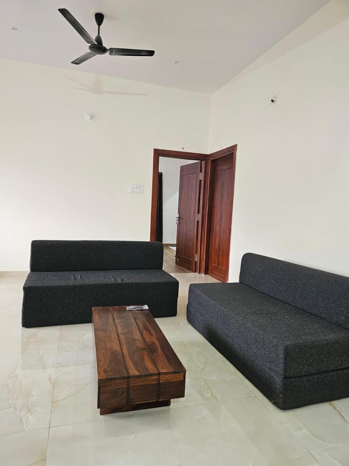 Bed and Breakfast The Nest Bhubaneswar Exterior foto