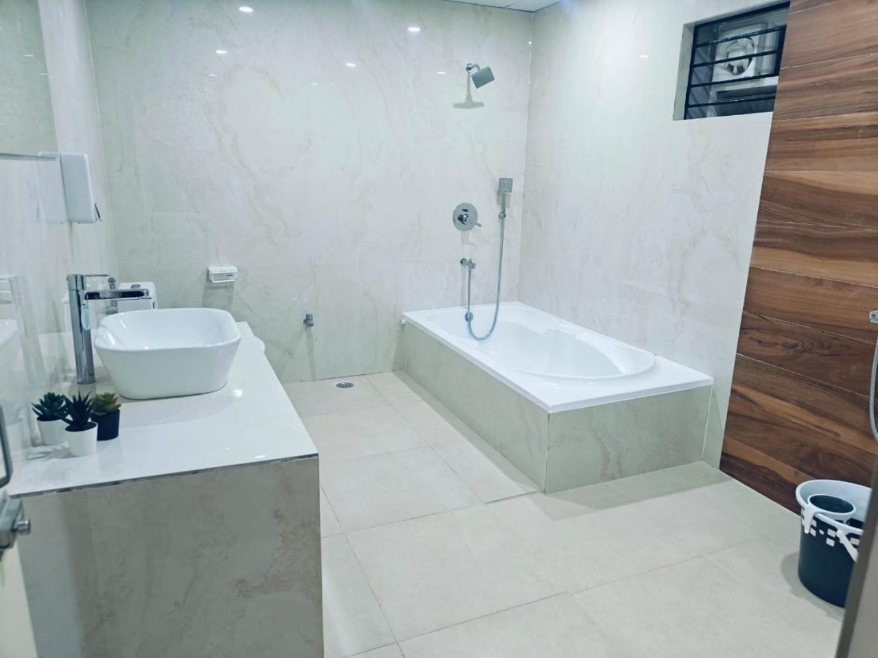 Bed and Breakfast The Nest Bhubaneswar Exterior foto